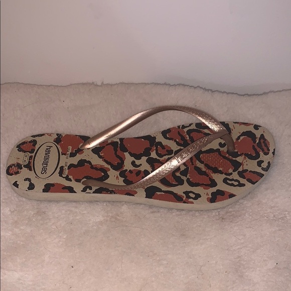 Havaianas Brown Leopard Print Thong Sandals with Sleek Design - Picture 1 of 5